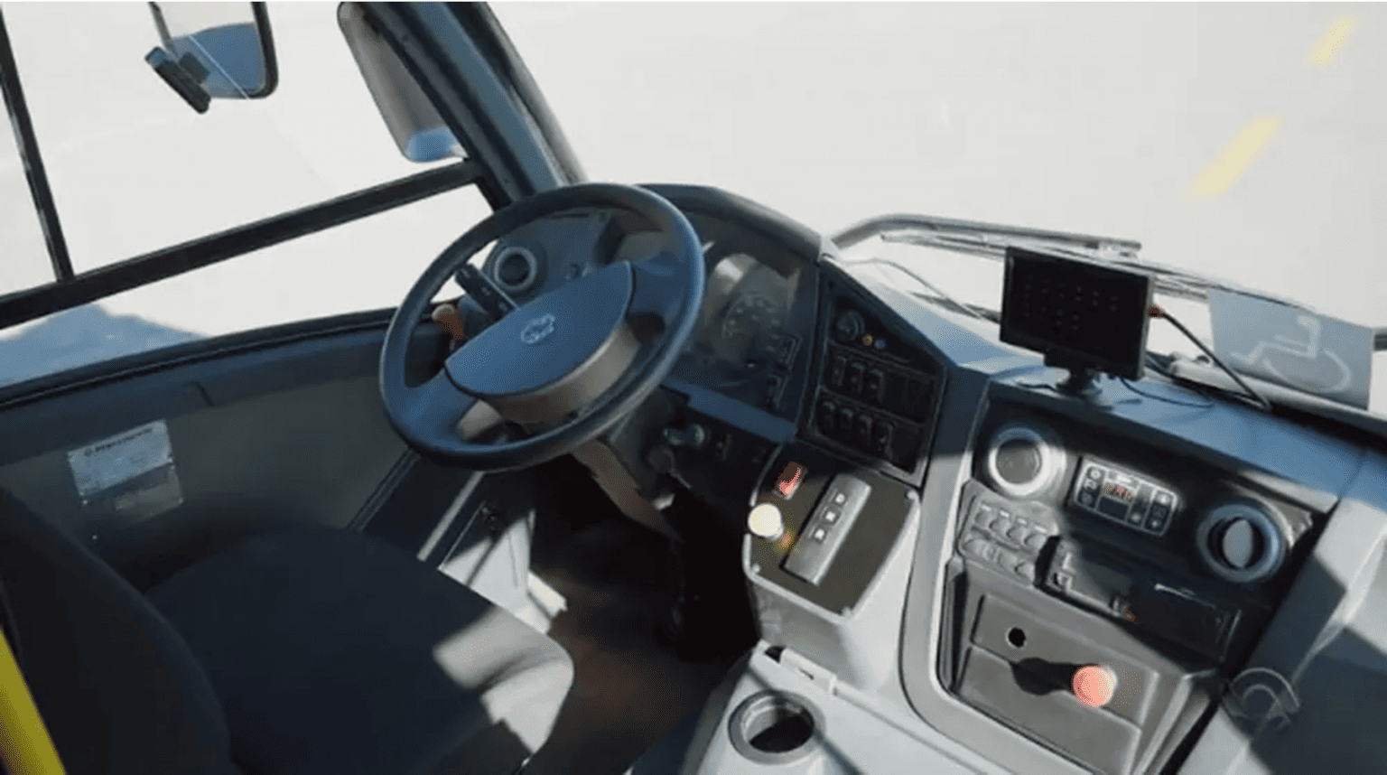 VEÍCULO CAPAZ DE RODAR SEM MOTORISTA:   Brasil terá primeiro micro-ônibus autônomo da América do Sul