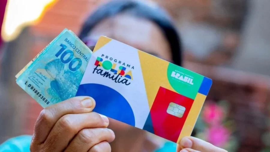 Bolsa Família de junho chega a R$ 705,40, maior benefício da história