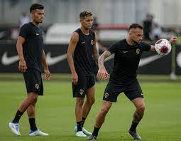 Fausto e Maycon atuaram juntos em 83% dos jogos do Corinthians com Luxemburgo