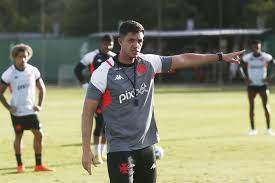 Barbieri indica mudanças no Vasco para clássico contra o Flamengo