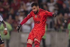 Flamengo renova contrato do goleiro Matheus Cunha até 2025