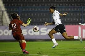 Jhonson celebra gol em estreia pelo profissional do Corinthians