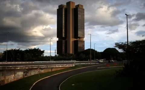 Incertezas econômicas se dissiparam, e BC deve cortar juros a partir de agosto, dizem especialistas