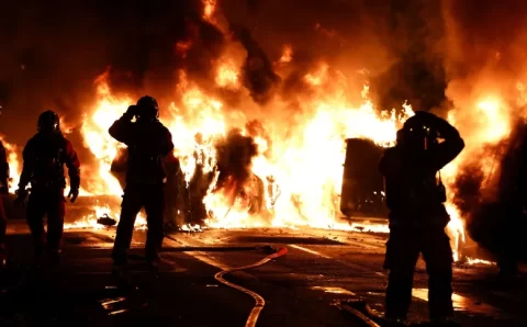Macron faz reunião de emergência após 3ª noite de protestos na França; mais de 600 são presos