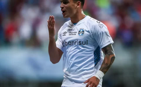 Grêmio divulga gravidade da lesão muscular de Cristaldo