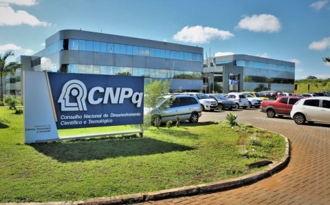 Ministério da Ciência e CNPq anunciam reajuste de até 94% em bolsas de pesquisa