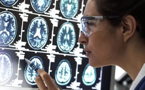 O novo remédio que ‘interrompe’ evolução do Alzheimer