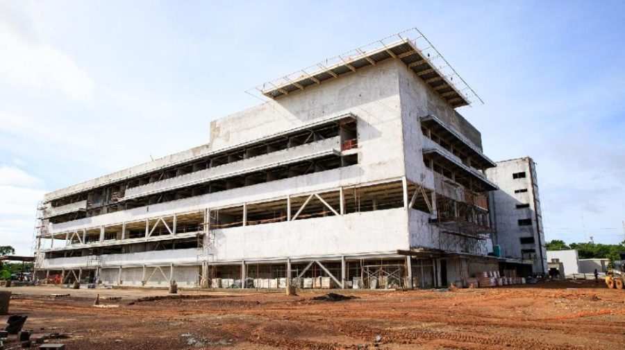 MT:  Governador e secretário vistoriam obra do Hospital Central: “Estamos na reta final”