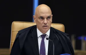 Câmeras de segurança confirmam versão de Moraes sobre agressão, dizem fontes da PF