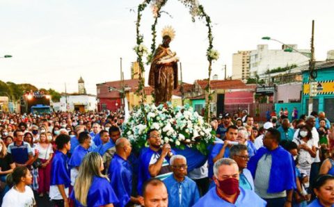 MT:  FÉ E TRADIÇÃO:    Devoção a São Benedito reúne milhares de fiéis em Cuiabá
