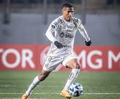 Ângelo viaja nesta quarta-feira para assinar com o Chelsea; contrato será de seis anos, diz jornalista