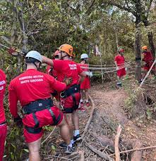 Corpo de Bombeiros realiza treinamento para atendimento de ocorrências em cachoeira