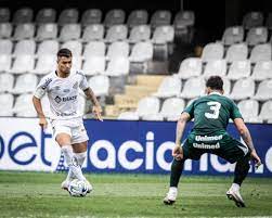 Santos busca a contratação de meia argentino bicampeão italiano