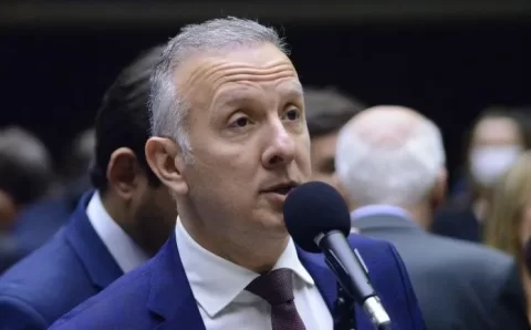 Confederação de municípios declara apoio à relatório da reforma tributária