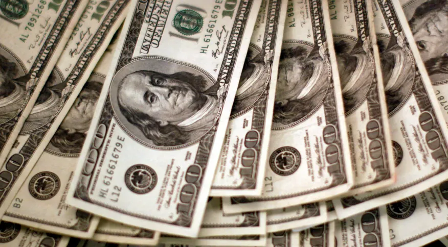 Dólar registra a maior desvalorização em 8 anos, revela pesquisa