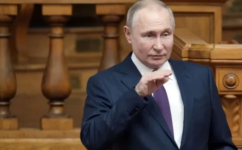 Putin afirma ter bombas de fragmentação “suficientes” e ameaça retaliar se Ucrânia usá-las na guerra