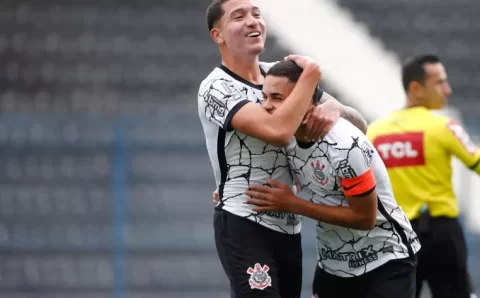 Corinthians goleia Cuiabá por 6 a 0 e se consolida na liderança do Brasileiro sub-17