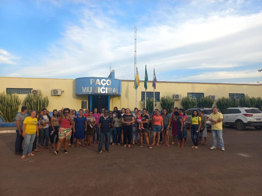 MT:  Greve dos profissionais da educação de Peixoto de Azevedo entra no segundo dia (15)