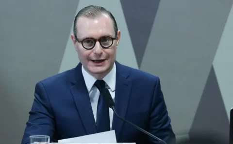 Cristiano Zanin é empossado no cargo de ministro do STF