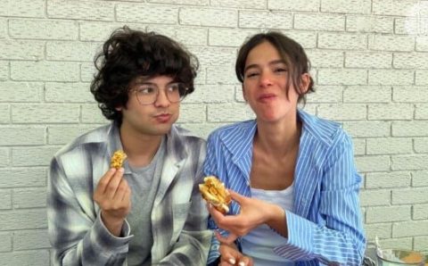 Xolo Maridueña se declara para Bruna Marquezine da forma mais fofa possível e fãs reagem: ‘Confirma esse namoro’