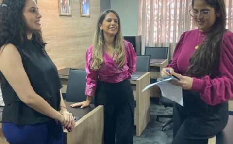 DESCUMPRIMENTO DE LEIS:    Falta de estrutura e de professores preparados preocupam pais de crianças com espectro de autismo