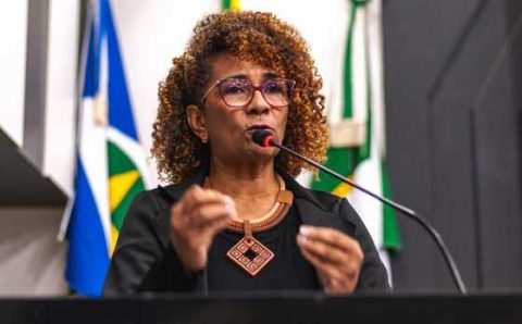 MT:  RACHADINHA PETISTA  Justiça suspende processo de cassação do mandato de Edna Sampaio
