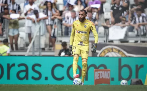 Everson comemora marca de 200 jogos com o Atlético-MG e cita referências na posição