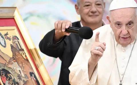 Mulheres trans “são filhas de Deus”, diz papa Francisco