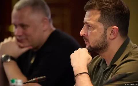 Kiev diz que voltou a hastear bandeira da Ucrânia na Crimeia