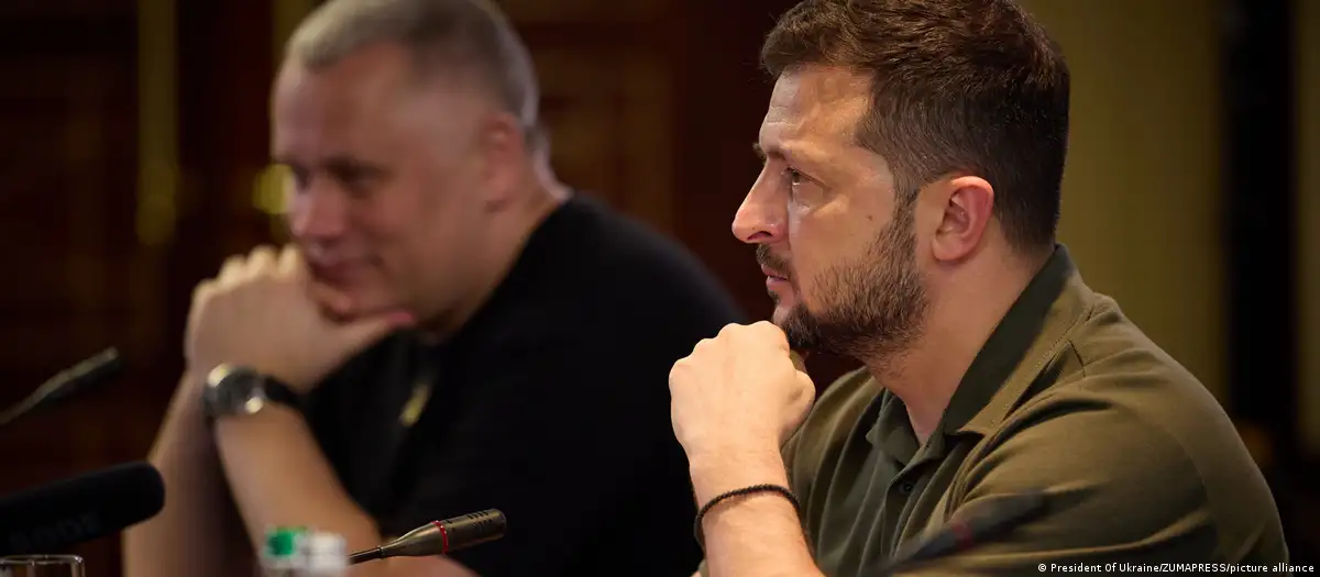 Kiev diz que voltou a hastear bandeira da Ucrânia na Crimeia