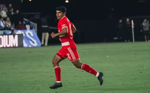 Técnico do River Plate veta saída de Rojas, e negociação com Vasco trava