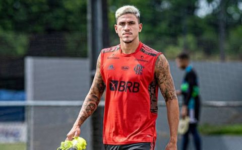 Sorridente, Pedro volta a ser relacionado por Sampaoli para jogo do Flamengo no Brasileiro