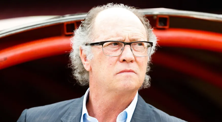 Paulo Roberto Falcão anuncia saída do Santos, e nega acusação de importunação sexual