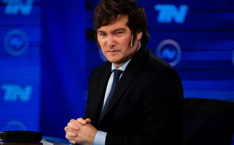 Quem é Milei, candidato que surpreendeu nas primárias argentinas