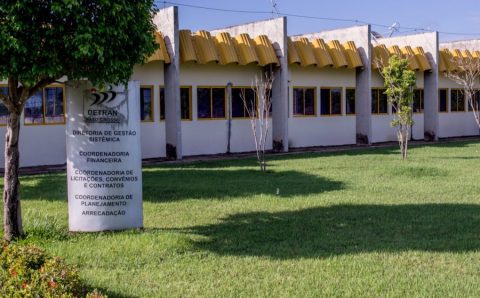 MT:  Juíza decide que extinção de cargos no Detran não é inconstitucional e nega ação contra Mendes e Estado