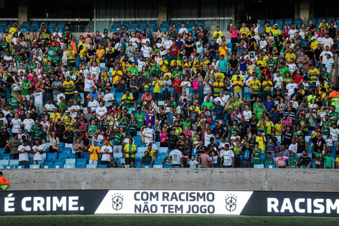 Thiago Silva é relacionado pelo Fluminense e estará à disposição contra o Cuiabá