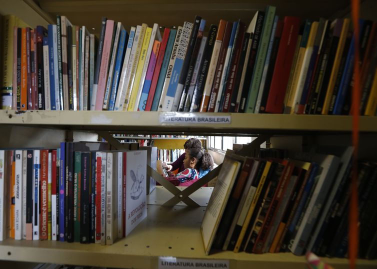 Bibliotecas comunitárias buscam ecoar diversidade e formar leitores