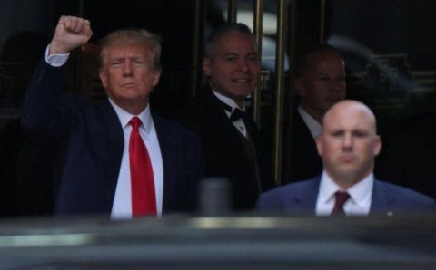 Por que Trump cresce nas pesquisas conforme se multiplicam processos na Justiça?