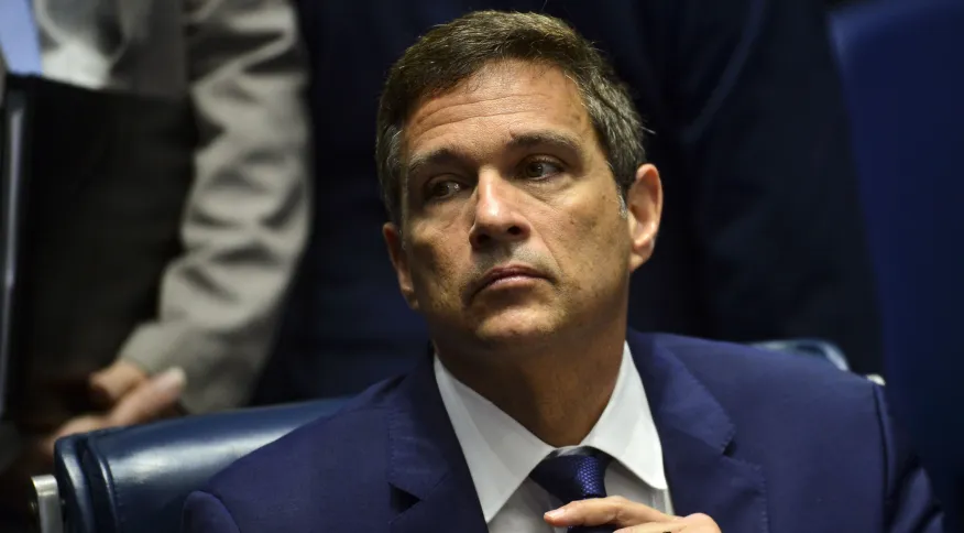 Reajuste do combustível impacta inflação, mas foi “decisão acertada” do governo, diz Campos Neto