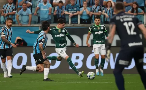 Goleiro do Grêmio, Gabriel Grando comemora atuação na vitória sobre o Palmeiras