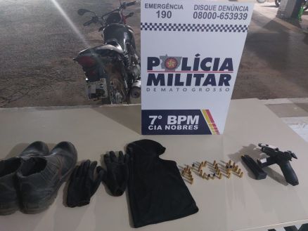 Homem é preso pela PM com arma de fogo e 32 munições em Nobres