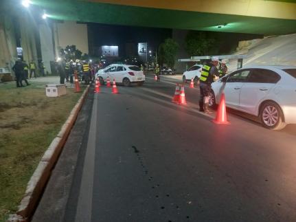 OPERAÇÃO NA MADRUGADA:  Lei Seca prende 32 motoristas por embriaguez ao volante em Cuiabá e Sorriso