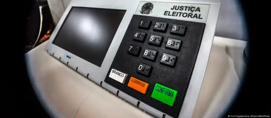 Câmara aprova texto-base de minireforma eleitoral