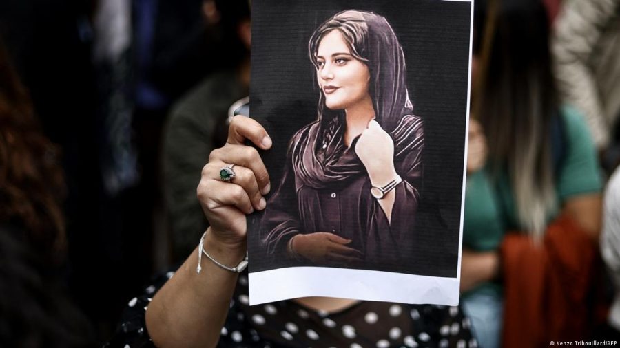 Irã e as mulheres, um ano após a morte de Mahsa Amini