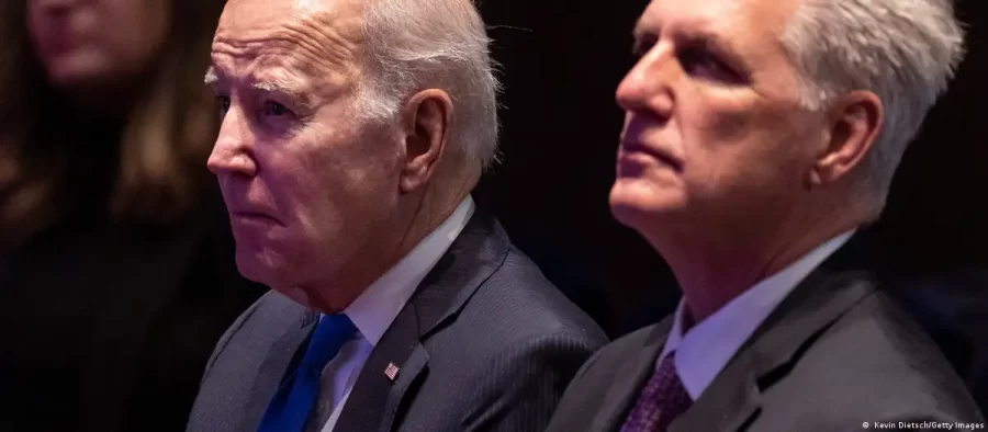 Líder da Câmara pede abertura de impeachment contra Biden