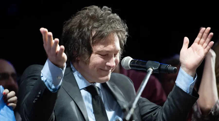 Campanha de Milei pode colocar em risco primeira visita de Francisco à Argentina