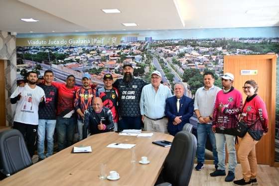 MT:  DESENVOLVIMENTO:   Presidente da câmara se reúne com motoboys e define pontos de apoio aos profissionais