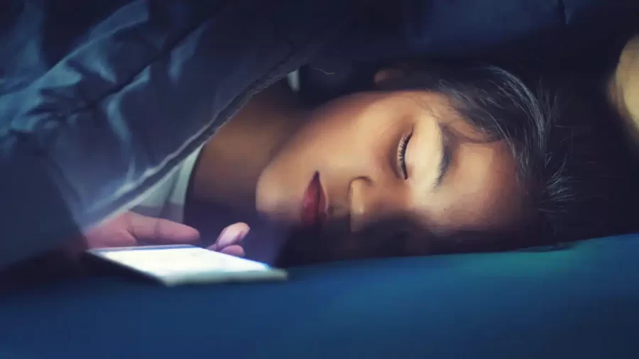 Se você dorme com o celular por perto, saiba que você corre um grande risco