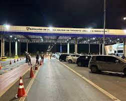 Operação Lei Seca prende cinco motoristas e remove 38 veículos