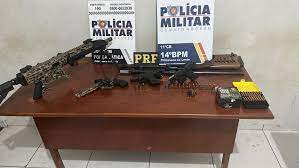 PM e PRF prendem quadrilha suspeita por tentativa de roubo, apreende sete armas de fogo e munições